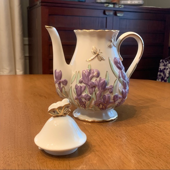 Lenox The Springtime Splendor Teapot - Picture 10 of 16